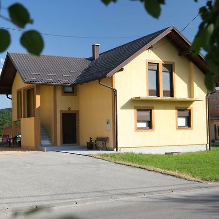 Apartman Lori Otočac Екстериор снимка