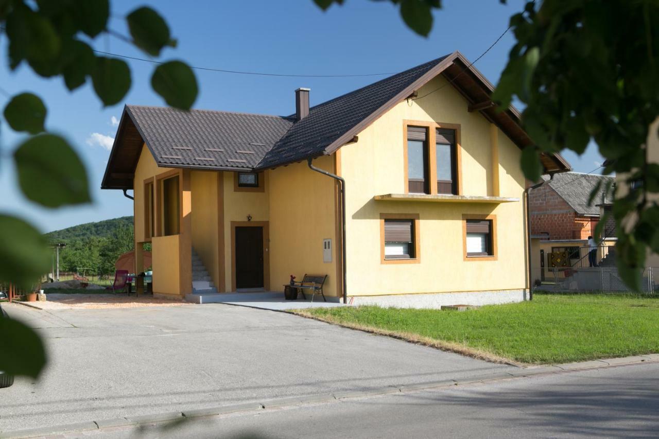 Apartman Lori Otočac Екстериор снимка