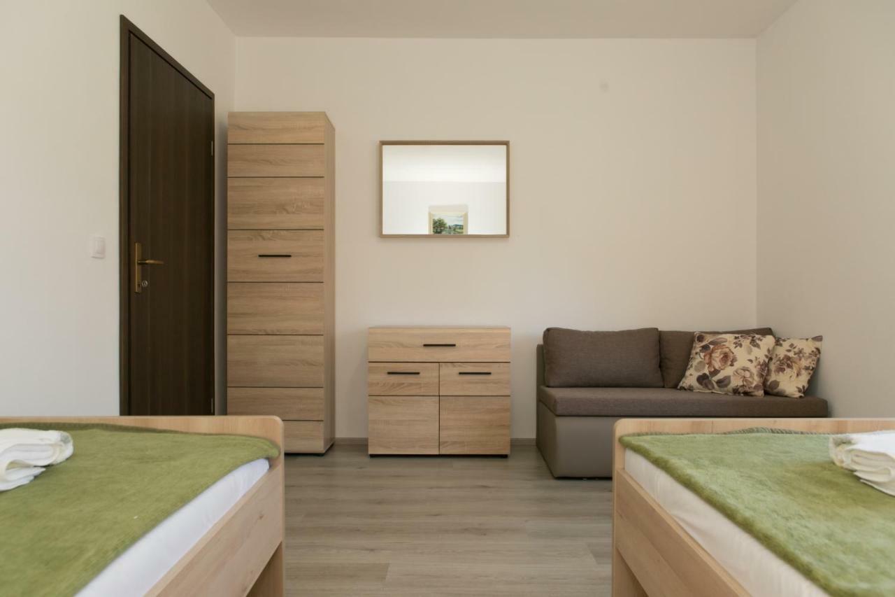 Apartman Lori Otočac Екстериор снимка