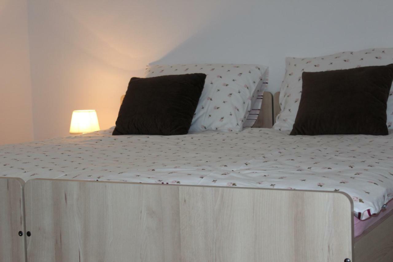 Apartman Lori Otočac Екстериор снимка