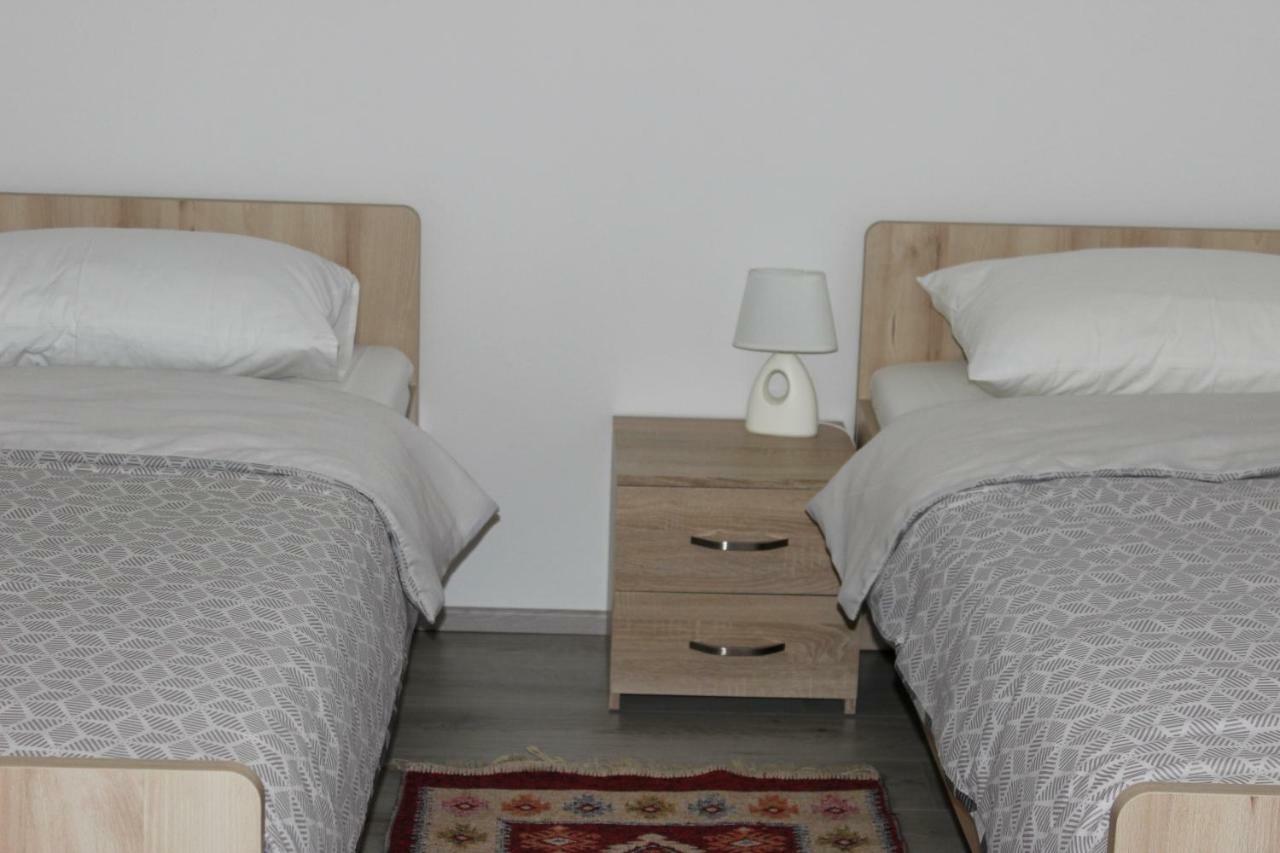 Apartman Lori Otočac Екстериор снимка